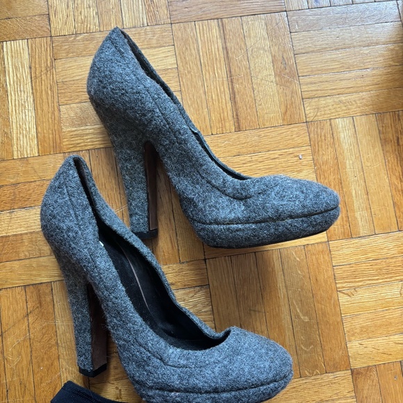 early 2010s Nina Ricci wool leather high heels - Picture 4 of 11
